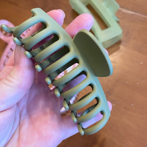 New Pink & Green Hair Ties & Claw Clips Bundle - Picture 6 of 6